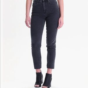 AEO MOM JEAN / ROCKER BLACK • SIZE 6 W/TAGS